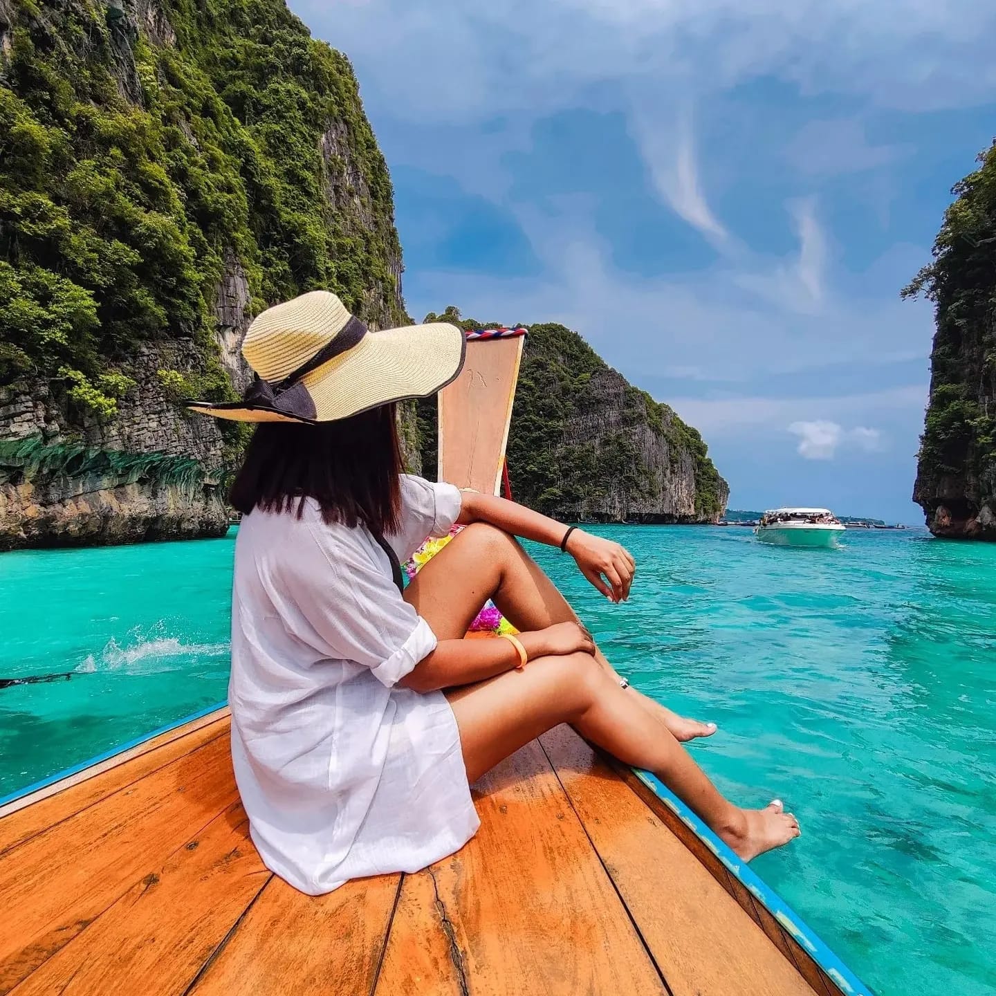One Day Phi Phi Island Package WITH PHUKET TRANSFERS